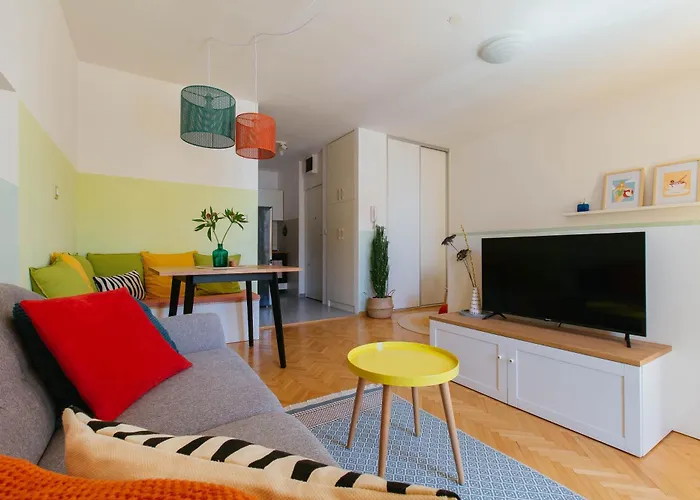 Charming In Apartment *