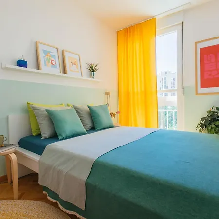 Charming In Apartment *